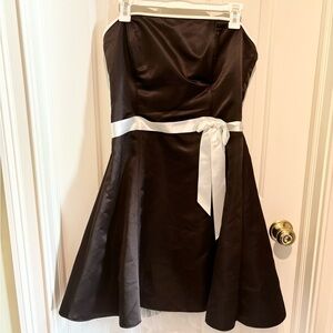 Jessica McClintock strapless brown dress, White bow detail, size 12